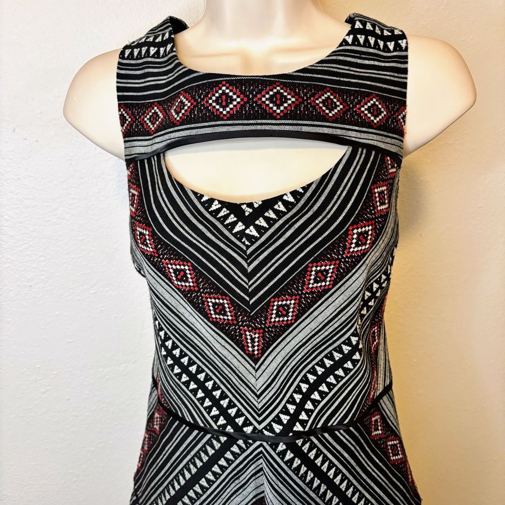 Jessica Simpson Aztec Geometric Print Cutout Jacquard Panel Dress Sz 10
